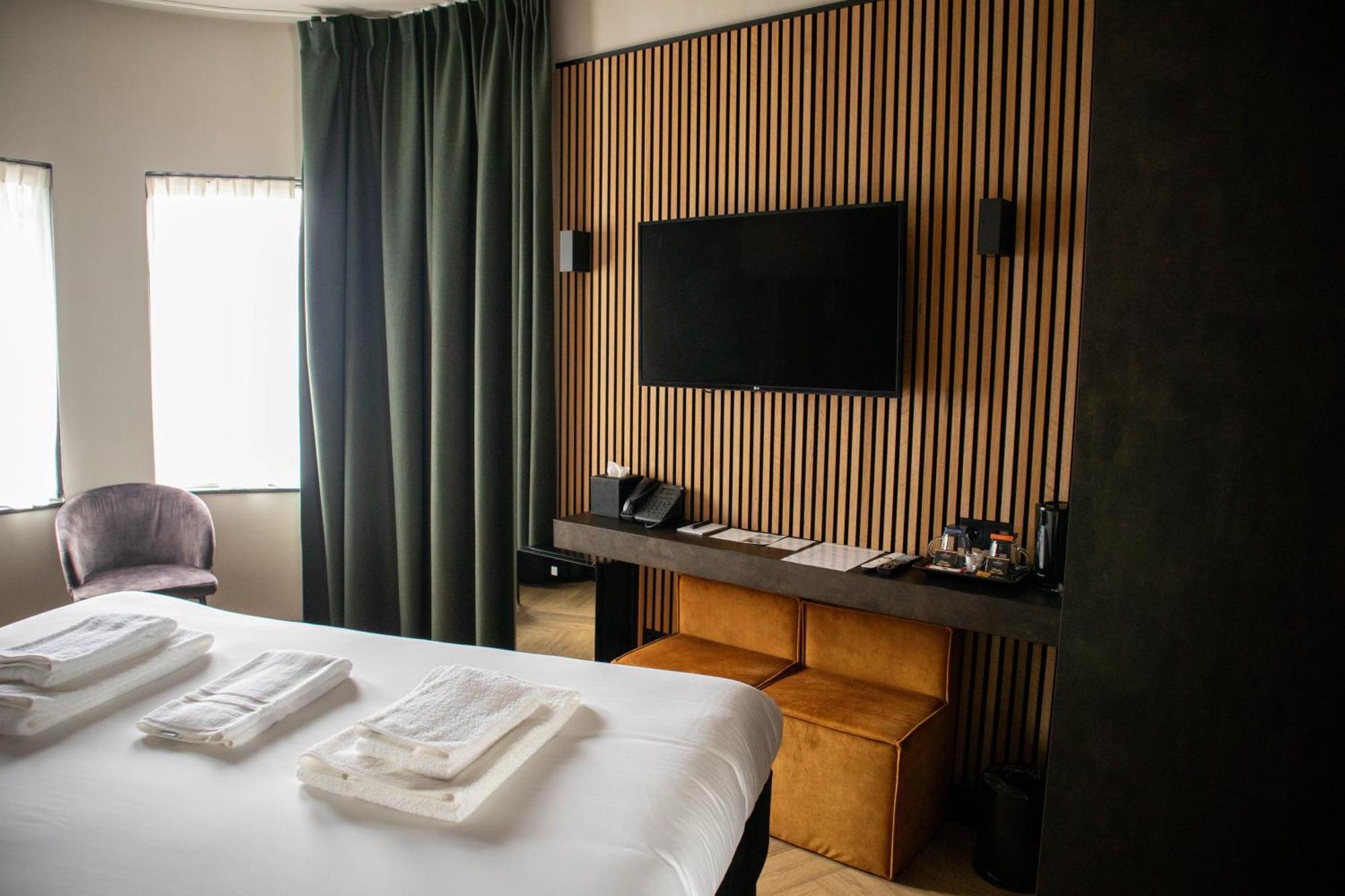 Hotel Monument 4*